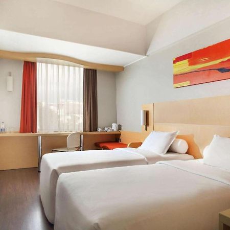 Hotel Horison Arcadia Wahid Hasyim Jakarta Exterior foto